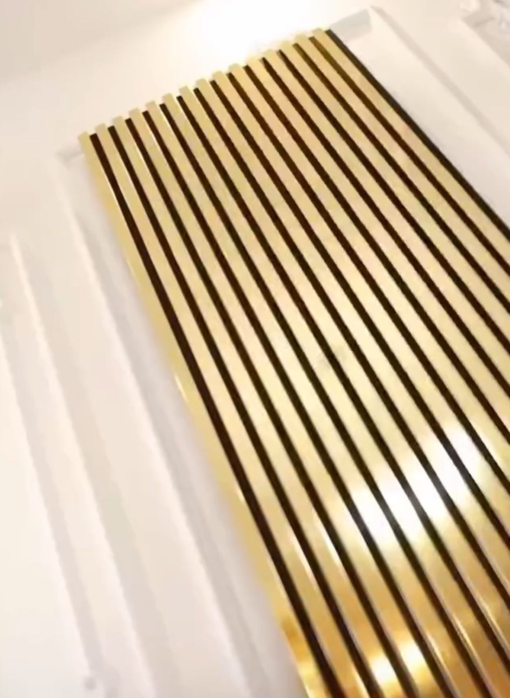 Golden Oak Wall Panel (240 x 60 cm)